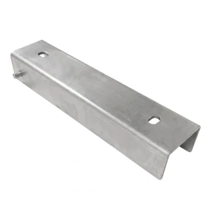 Perfil en C conector soporte para zócalo 250x55 galvanizado