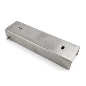 Perfil en C conector soporte para zócalo 200x55 galvanizado