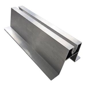 Puente trapezoidal inclinado con junta EPDM H63 L330 – adaptador de cubierta aluminio PV