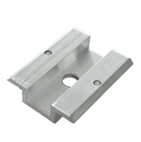 Grapa intermedia H8 L50 - baja - sin tratar con pin de puesta a tierra